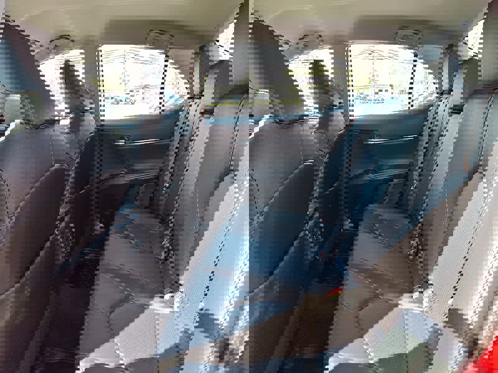 Used 2020 Toyota Camry XLE image 13