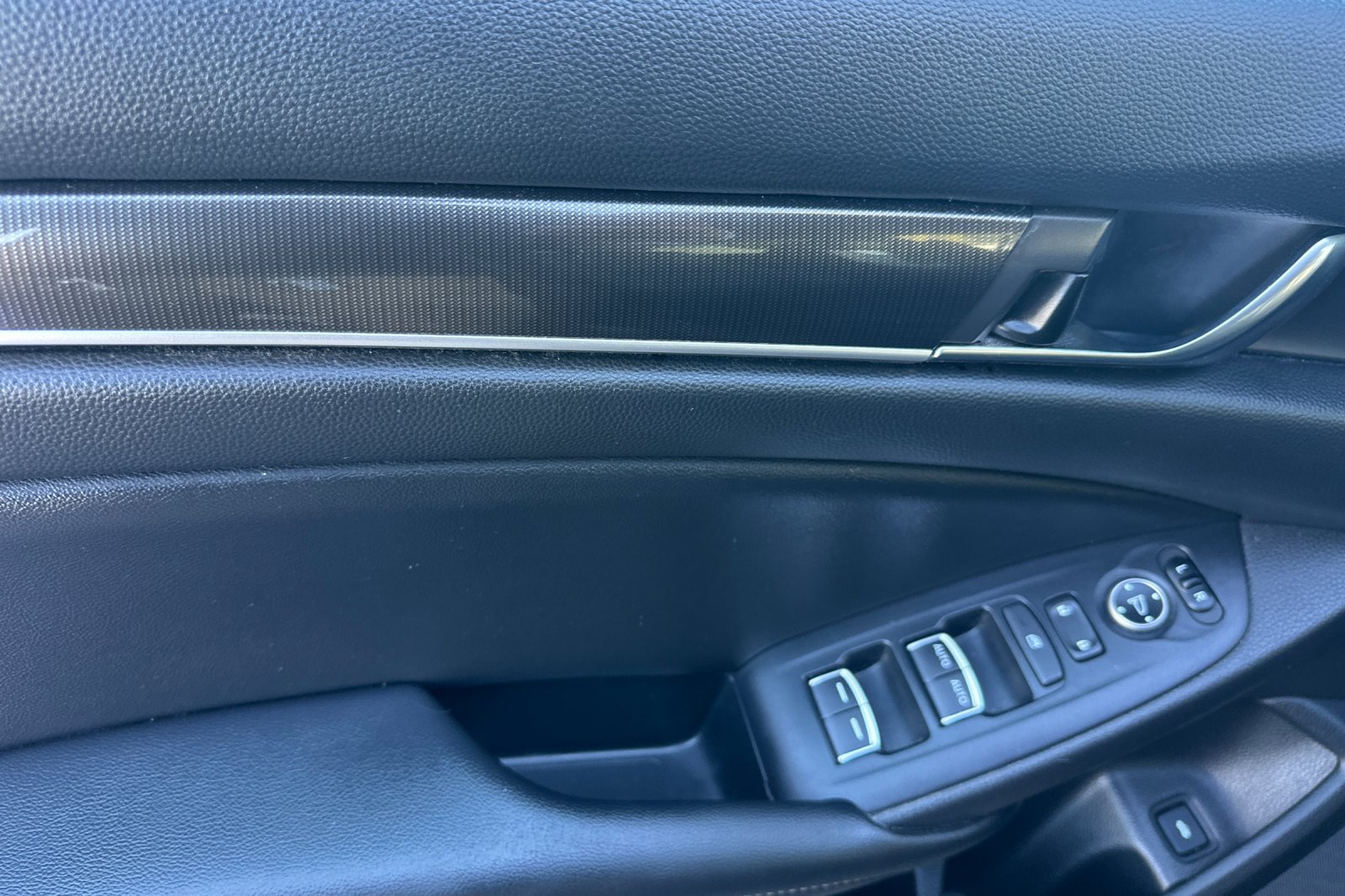 Used 2022 Honda Accord Sport image 11