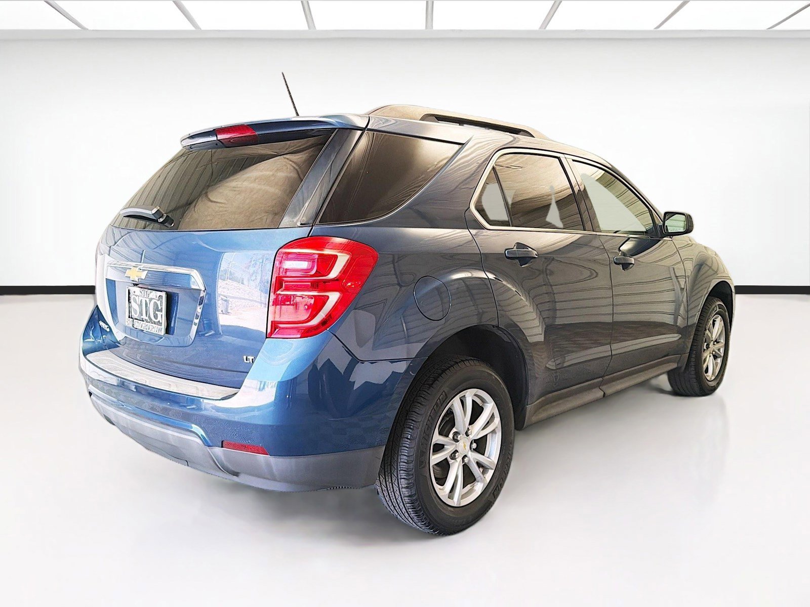 Used 2017 Chevrolet Equinox LT FWD image 4