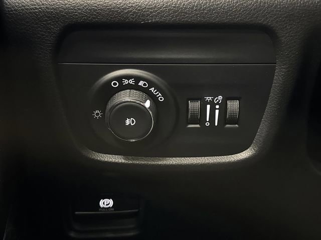 Used 2024 Jeep Grand Cherokee L Summit w/ Advanced Protech Group IV image 27