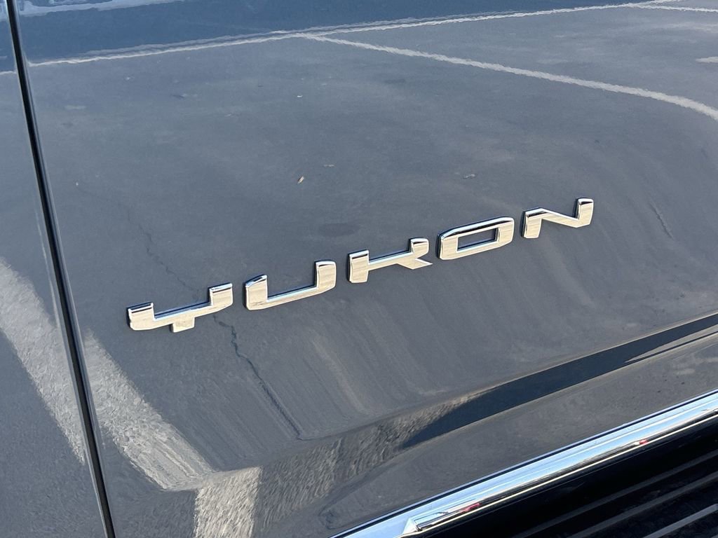 Used 2025 GMC Yukon Elevation image 32