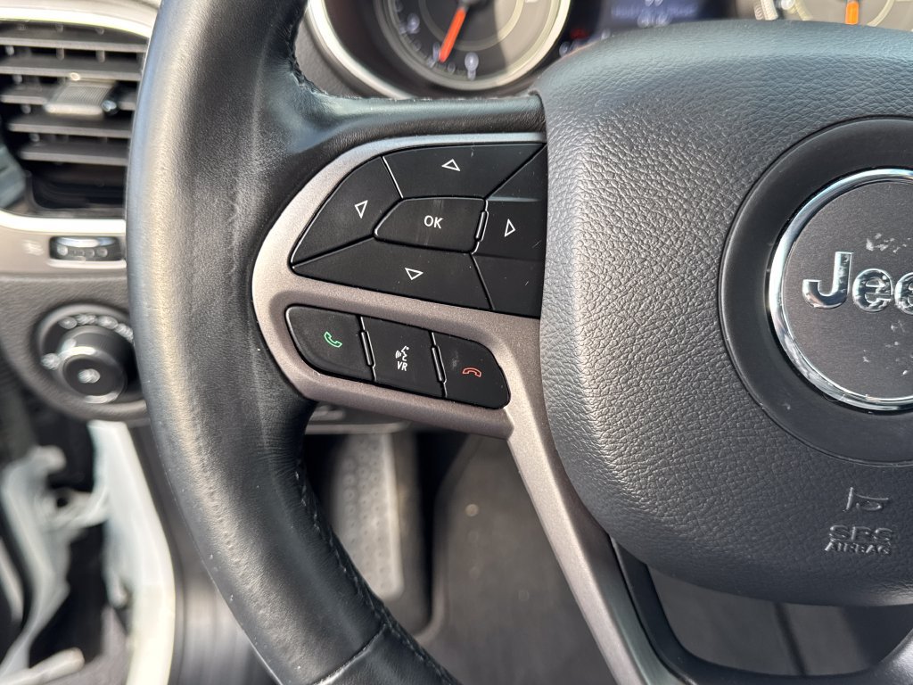 Used 2019 Jeep Cherokee Limited AWD/4WD image 25