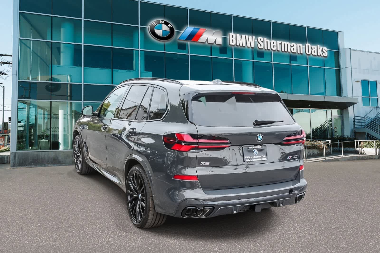 New 2026 BMW X5 M60i AWD/4WD image 6