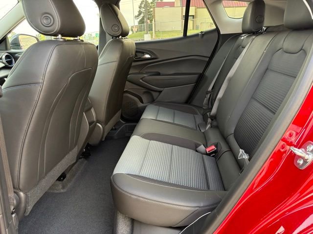 New 2026 Chevrolet Trax LT w/ Sunroof Package FWD image 12