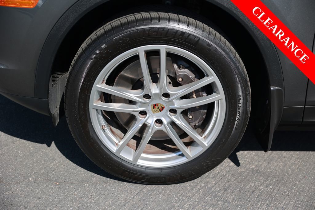 Used 2023 Porsche Cayenne Platinum Edition AWD/4WD image 11