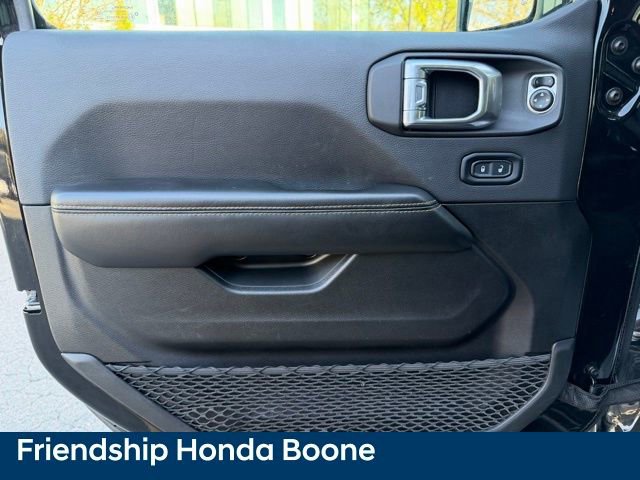 Used 2024 Jeep Wrangler Sahara image 14