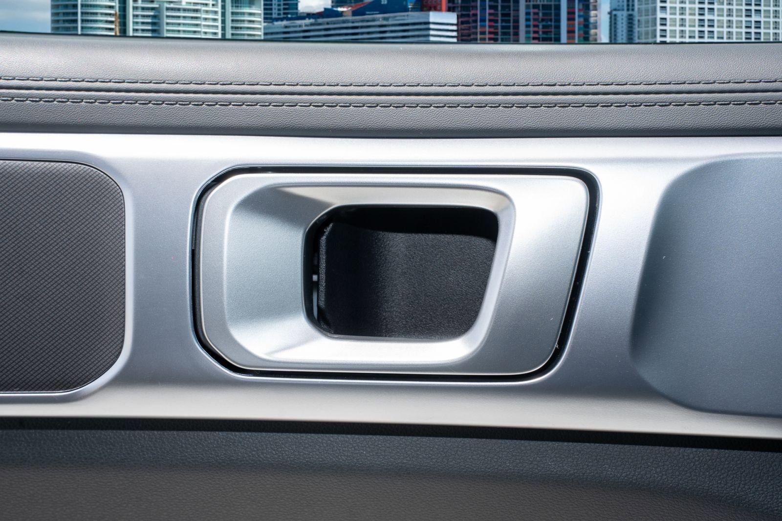 Used 2025 Hyundai Santa Fe SEL FWD image 30