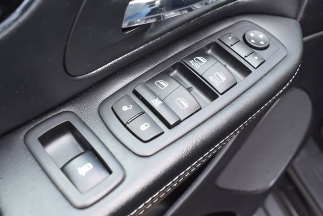 Used 2017 Dodge Grand Caravan SXT w/ Driver Convenience Group image 15