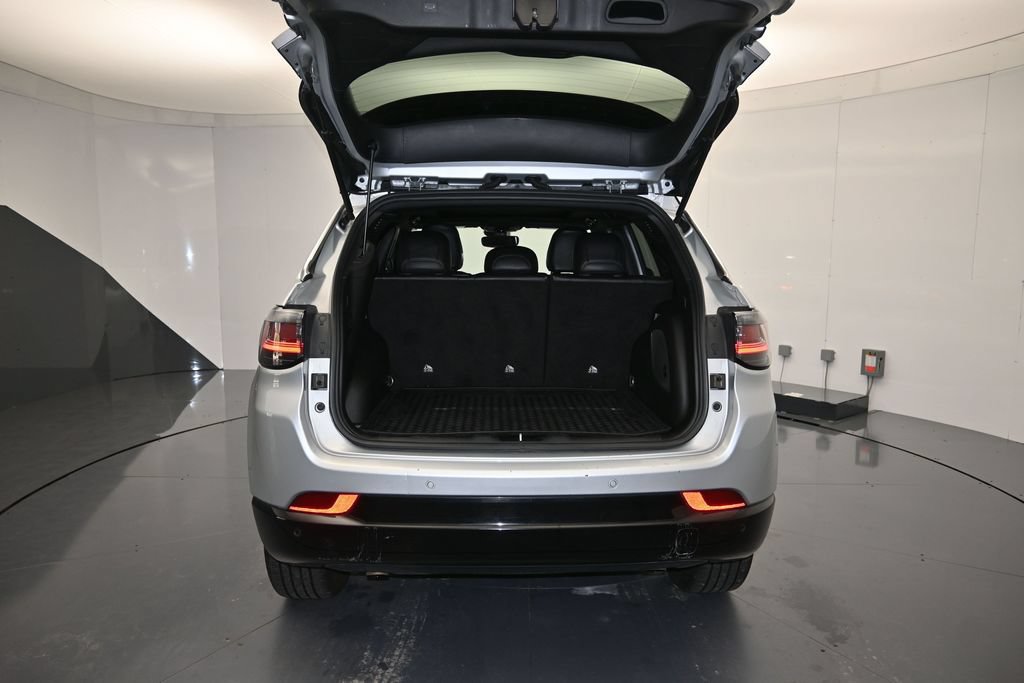 Used 2025 Jeep Compass Limited w/ Elite Group AWD/4WD image 26