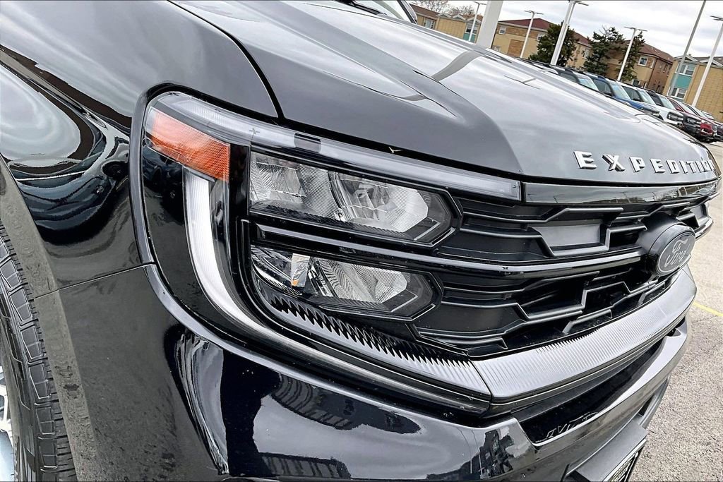 Used 2025 Ford Expedition Active image 29