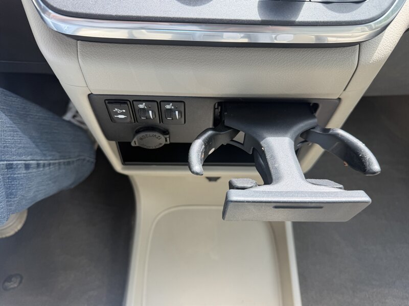 Used 2015 Toyota Sienna XLE w/ XLE Navigation Package AWD/4WD image 38