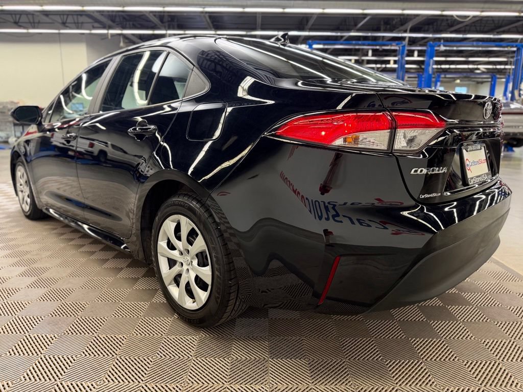 Used 2025 Toyota Corolla LE FWD image 5