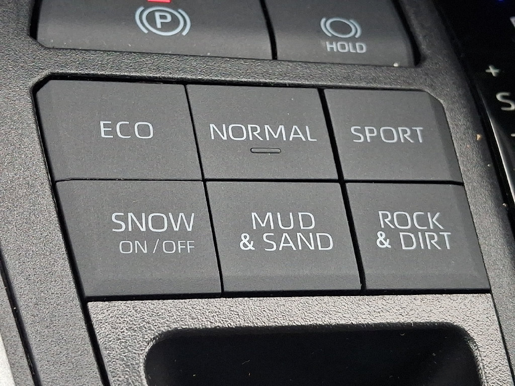 Certified 2025 Toyota RAV4 XLE AWD/4WD image 25