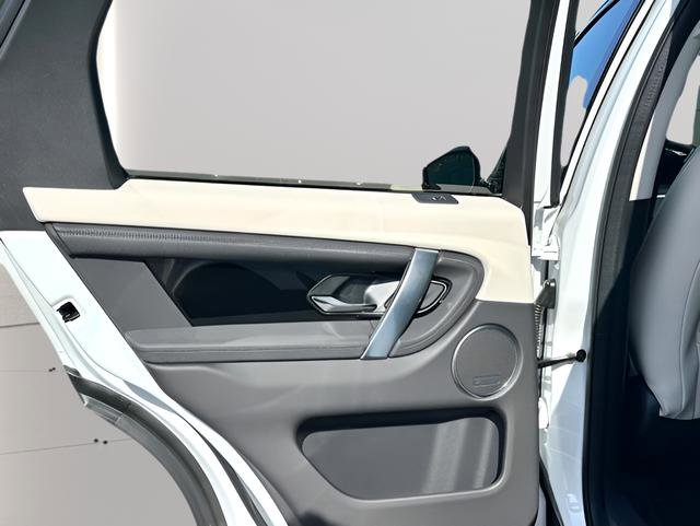Certified 2025 Land Rover Discovery Sport S image 30