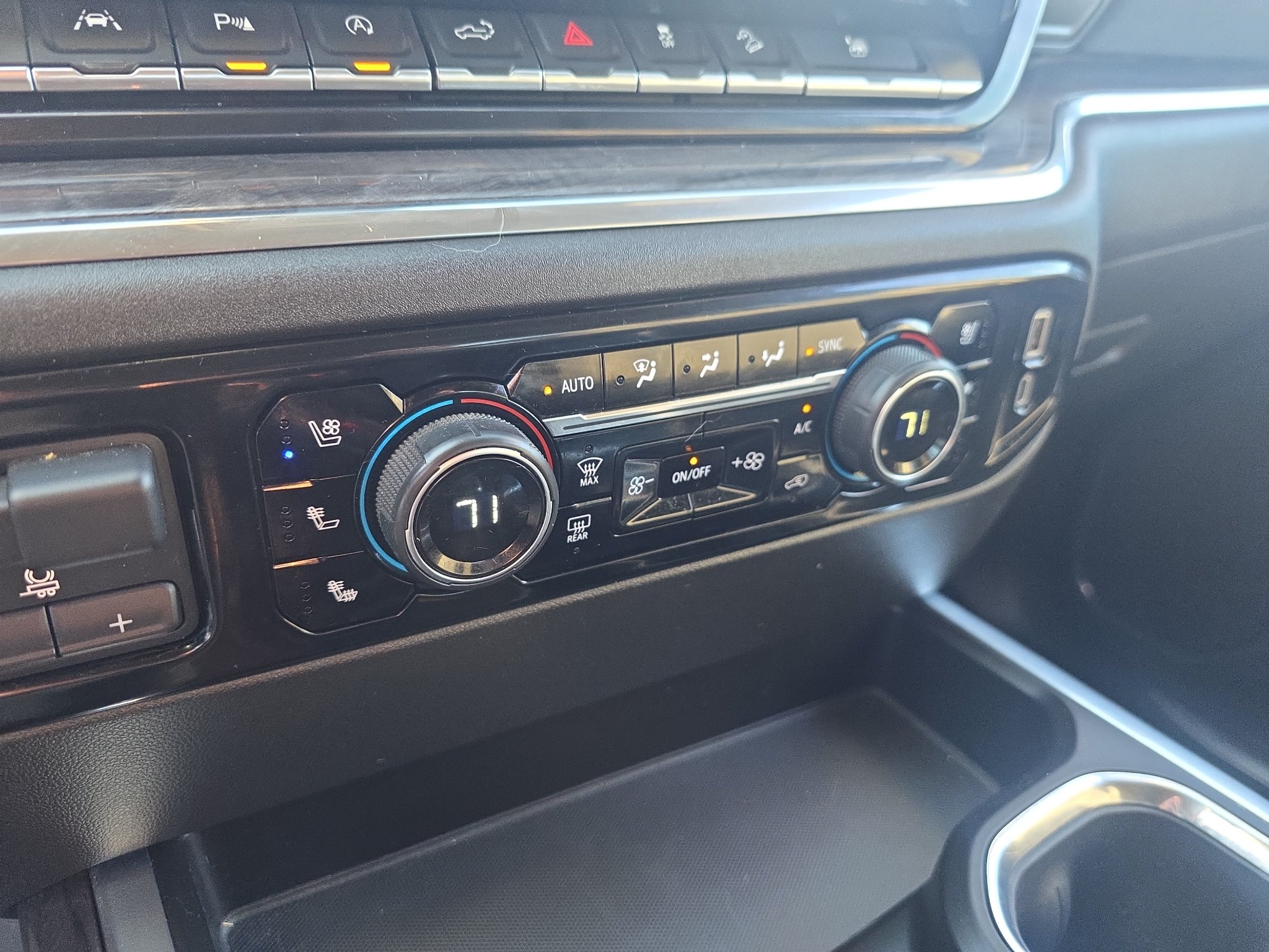 Used 2024 Chevrolet Silverado 1500 LTZ AWD/4WD image 55
