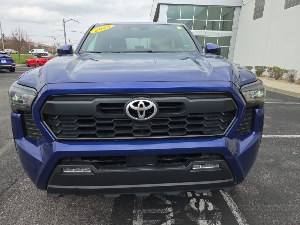 Used 2024 Toyota Tacoma TRD Off-Road AWD/4WD image 2