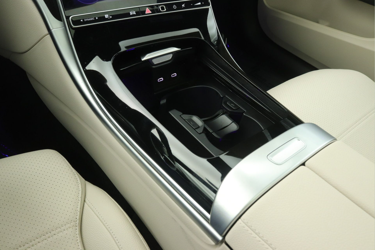 New 2026 Mercedes-Benz C 300 4MATIC Sedan image 6