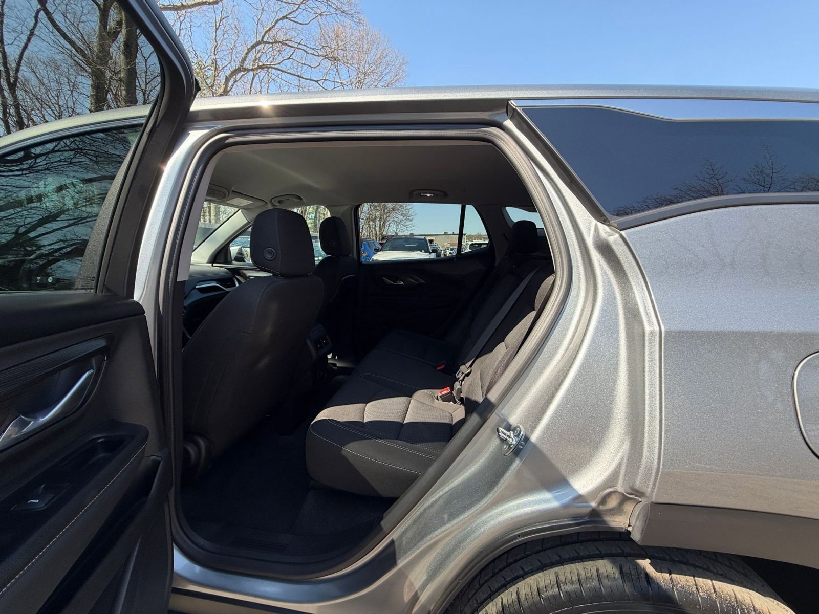 Used 2024 GMC Terrain SLE image 24