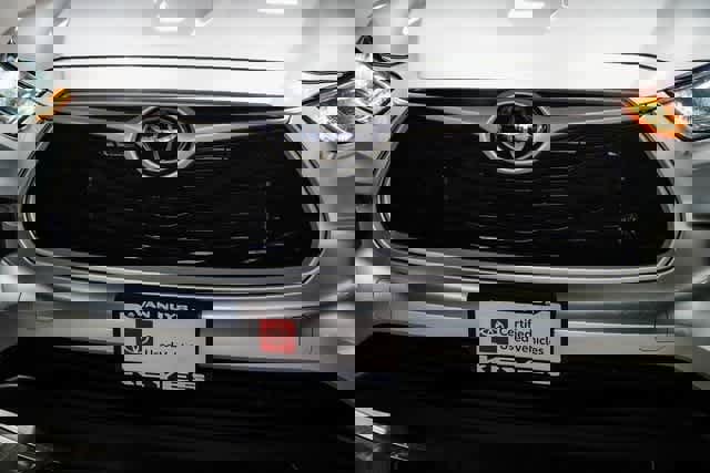 Certified 2023 Toyota Highlander LE image 8