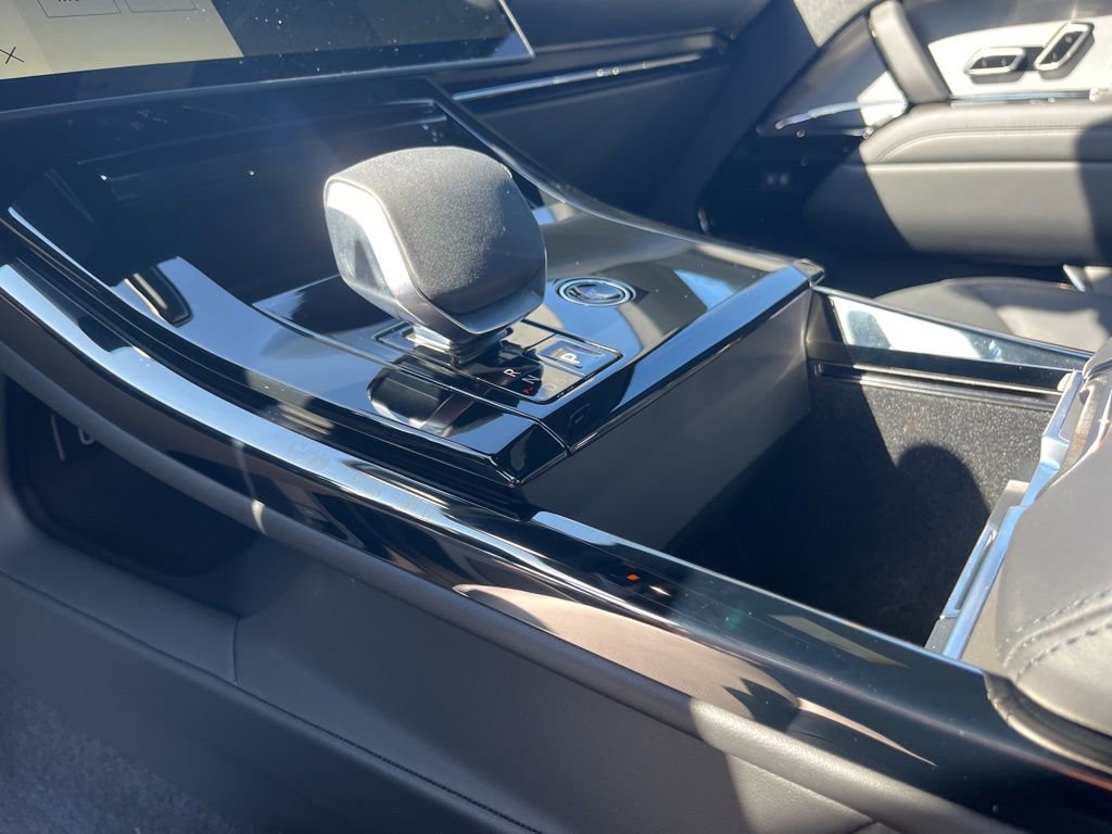 New 2026 Land Rover Range Rover Sport SE AWD/4WD image 13