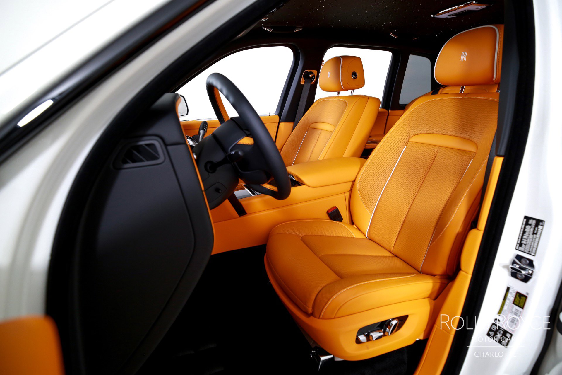 Used 2025 Rolls-Royce Cullinan Black Badge image 13