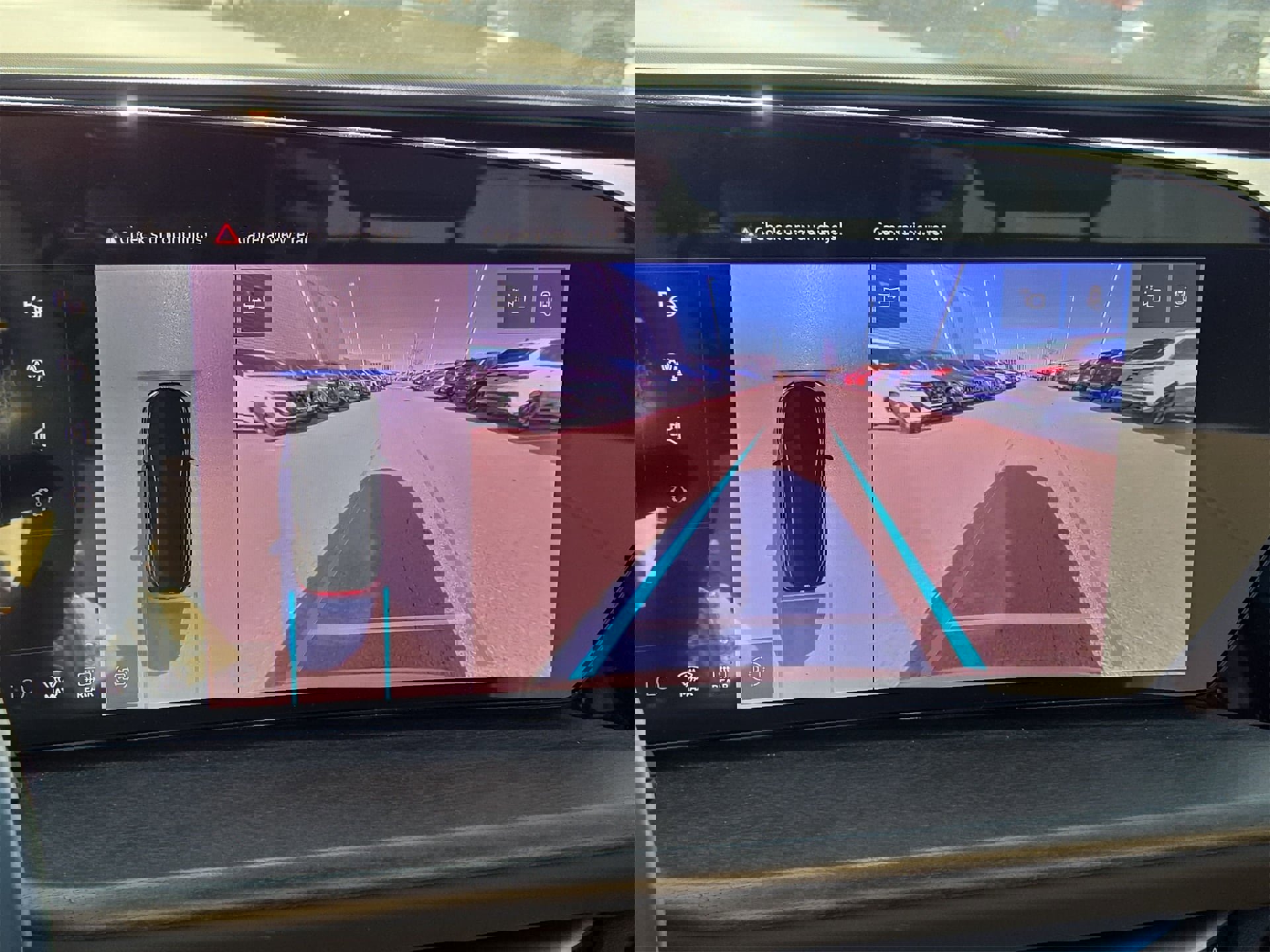 Used 2025 Audi Q5 Premium Plus w/ Premium Plus image 18