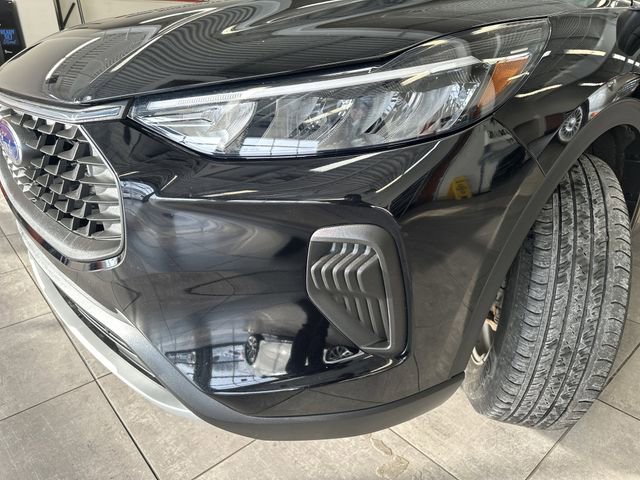 Used 2023 Ford Escape Active AWD/4WD image 17