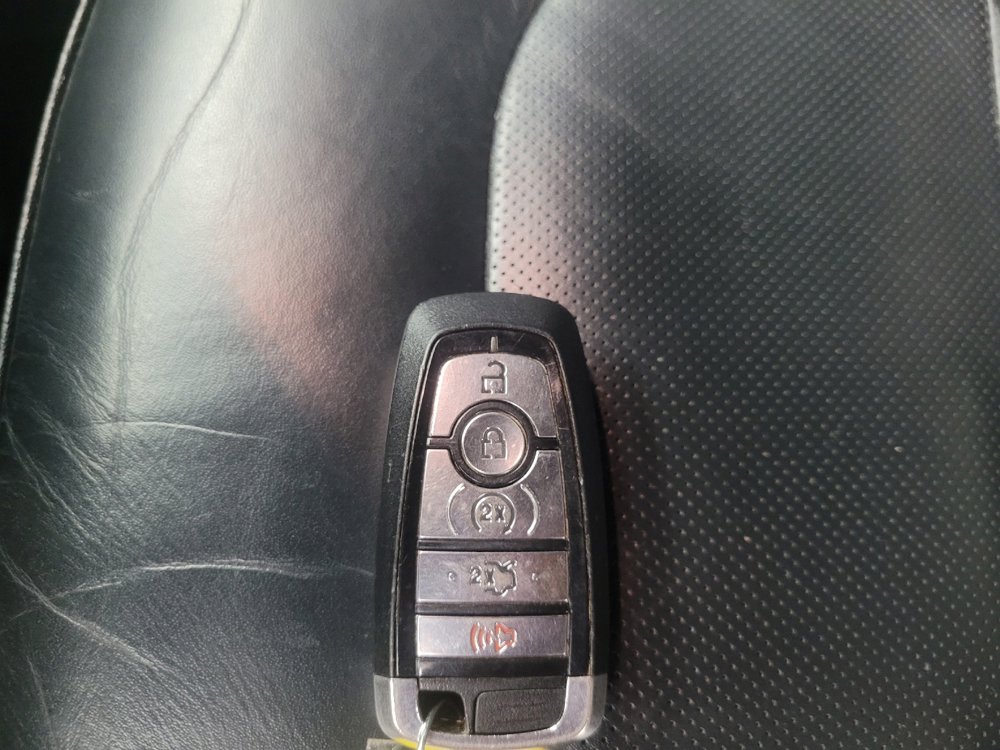 Used 2018 Ford Explorer Platinum AWD/4WD image 32