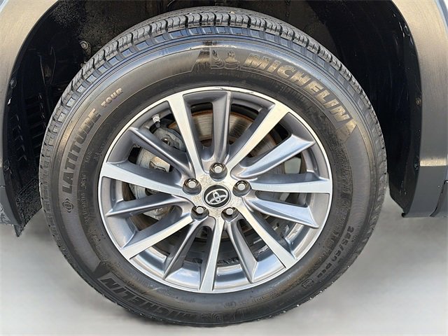 Used 2019 Toyota Highlander XLE image 40