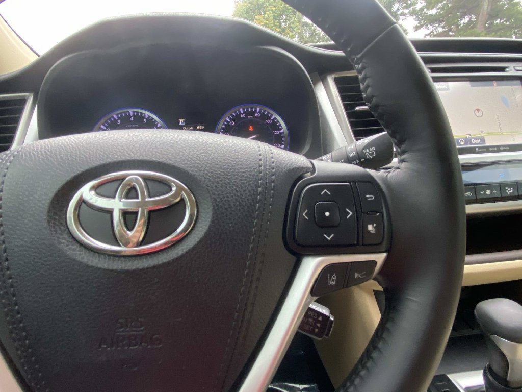 Used 2018 Toyota Highlander XLE FWD image 33