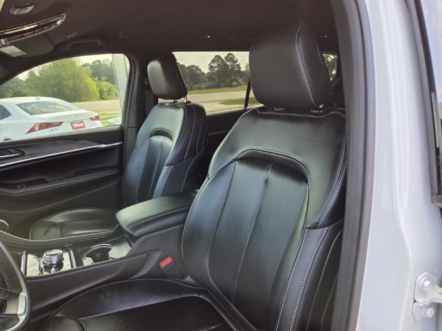 Used 2026 Jeep Grand Cherokee L Limited AWD/4WD image 24