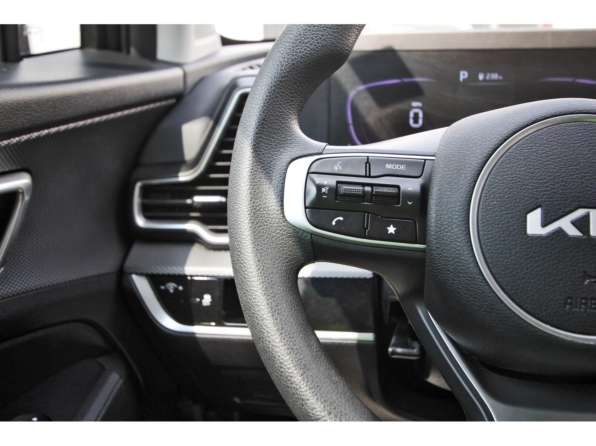Certified 2025 Kia Sportage LX FWD image 17