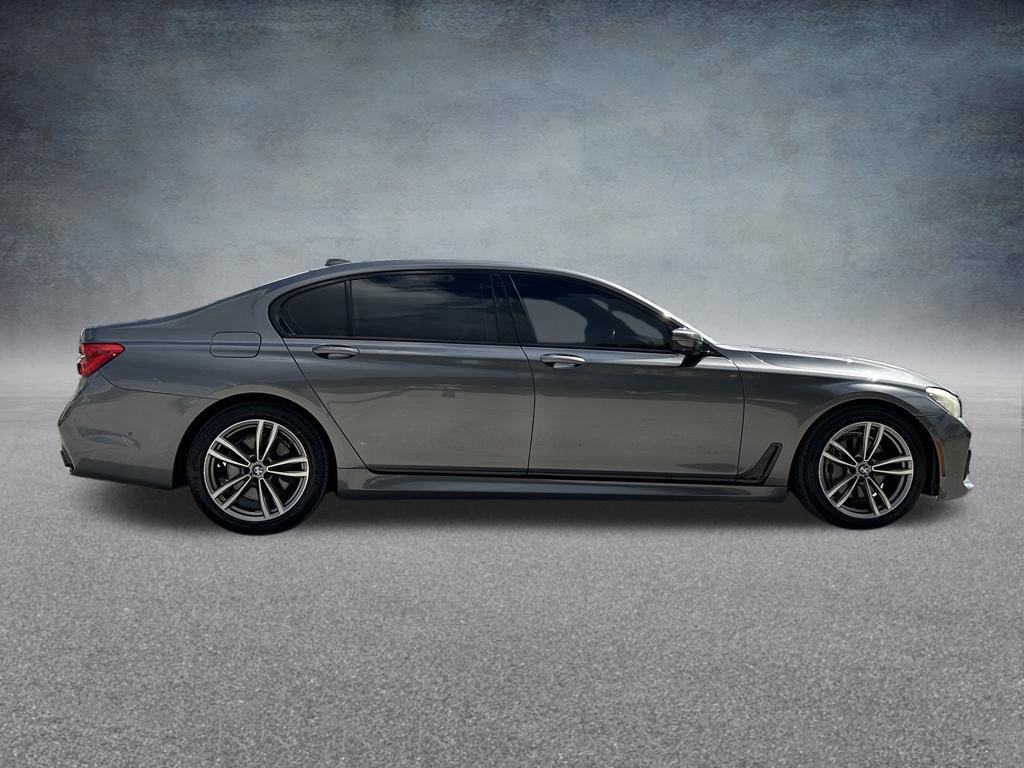 Used 2016 BMW 740i RWD image 4