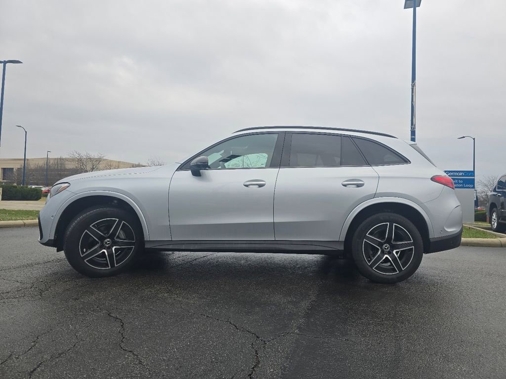 Used 2025 Mercedes-Benz GLC 300 4MATIC image 13
