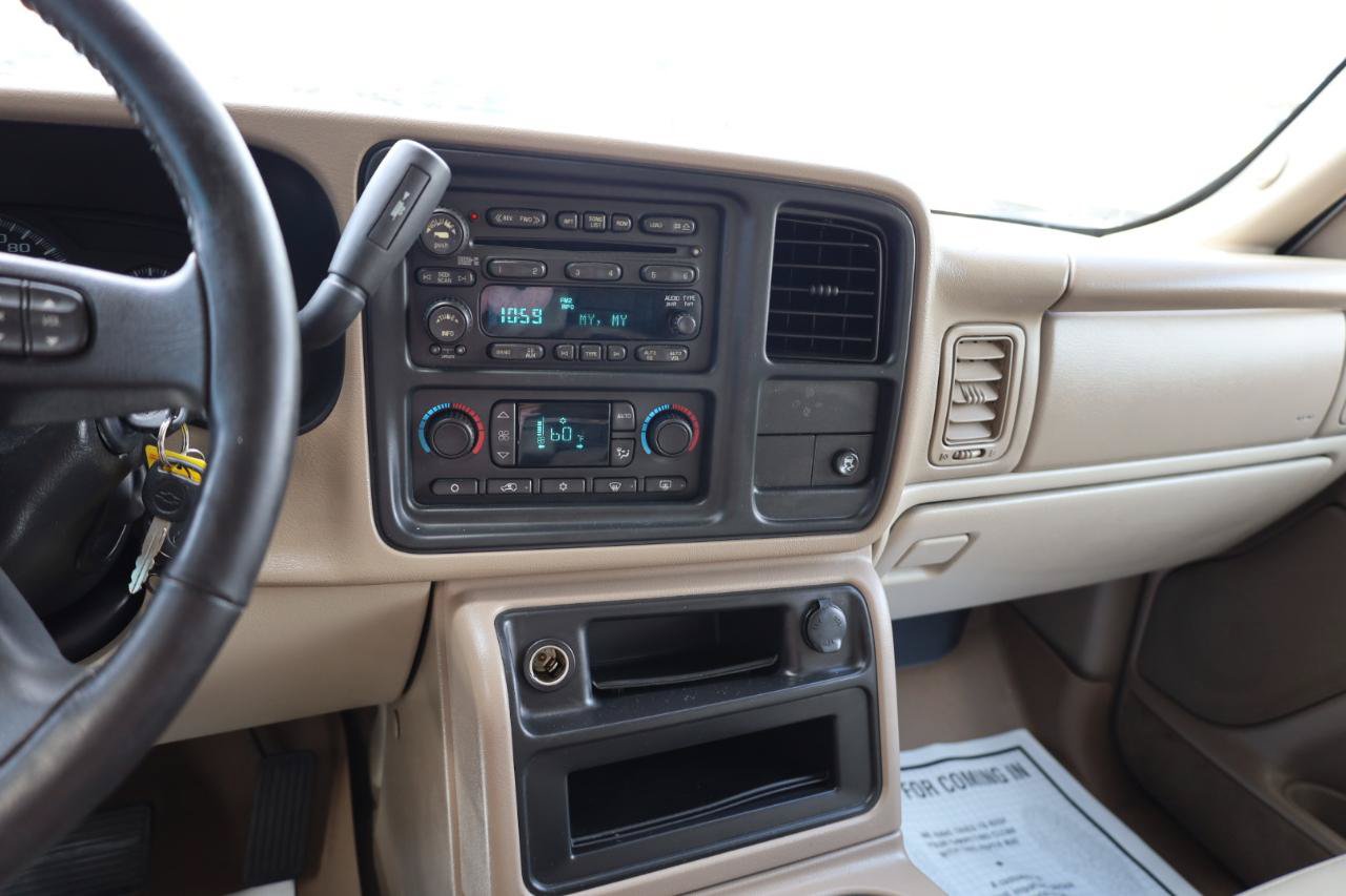 Used 2005 Chevrolet Suburban LT w/ Preferred Equipment Group RWD image 11