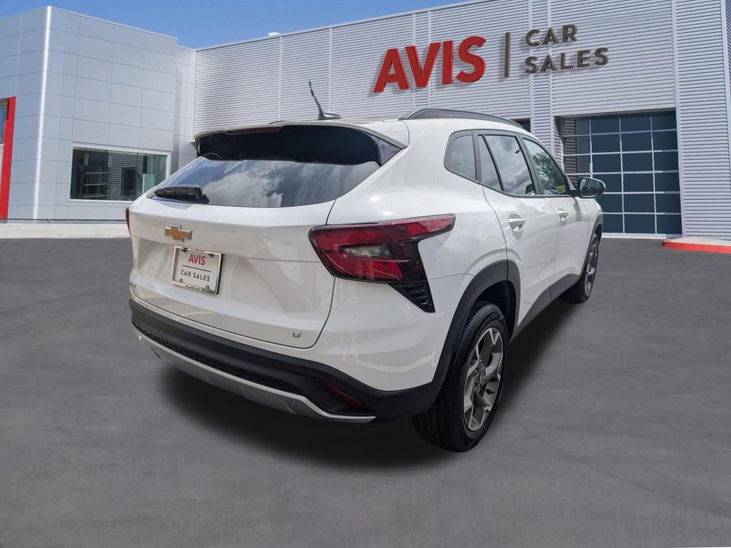 Used 2025 Chevrolet Trax LT w/ LT Convenience Package FWD image 6