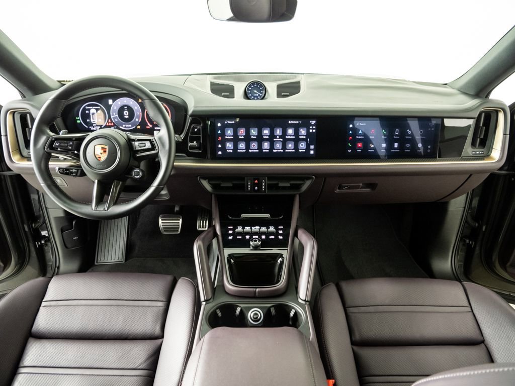 Used 2024 Porsche Cayenne S image 19