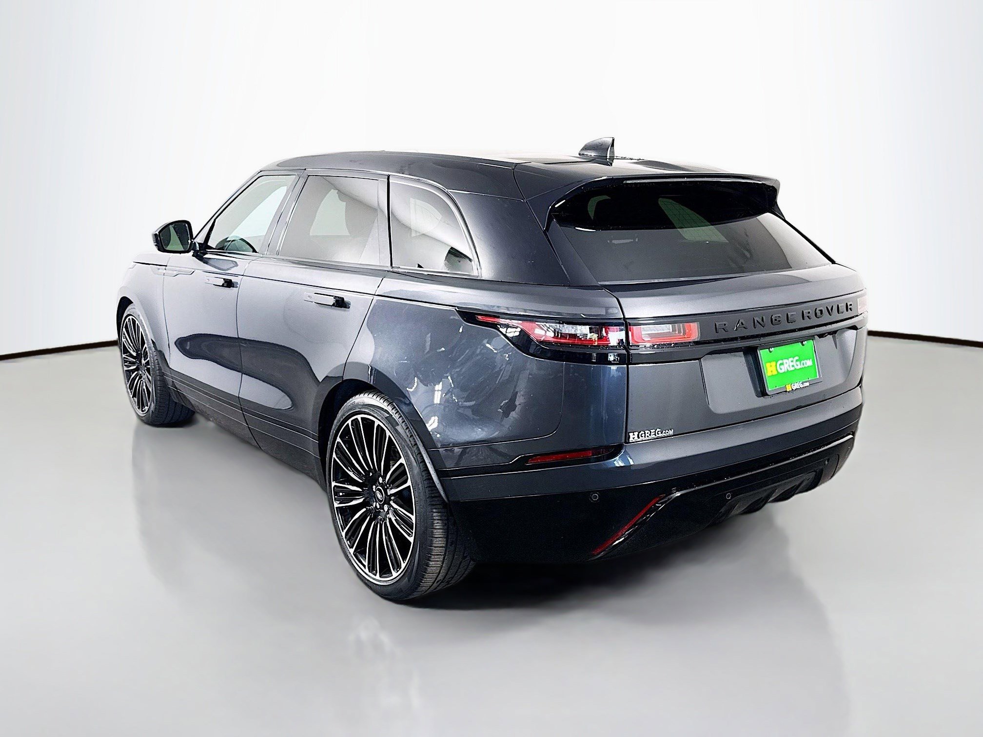 Used 2022 Land Rover Range Rover Velar R-Dynamic S image 7