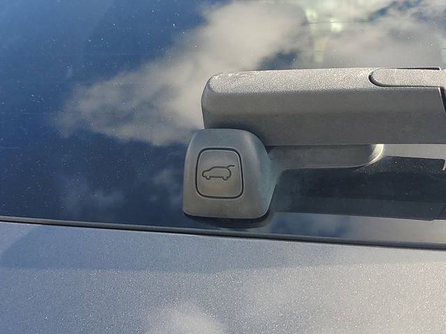 Used 2022 Genesis GV70 2.5T w/ Select Package image 11