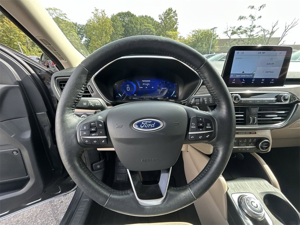 Used 2020 Ford Escape Titanium image 18