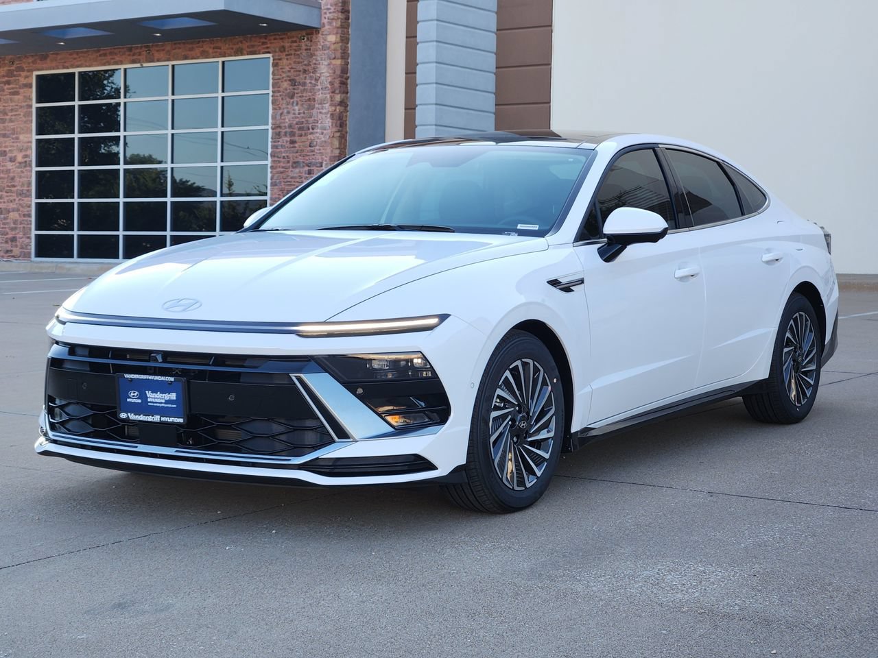 New 2026 Hyundai Sonata Limited FWD image 2