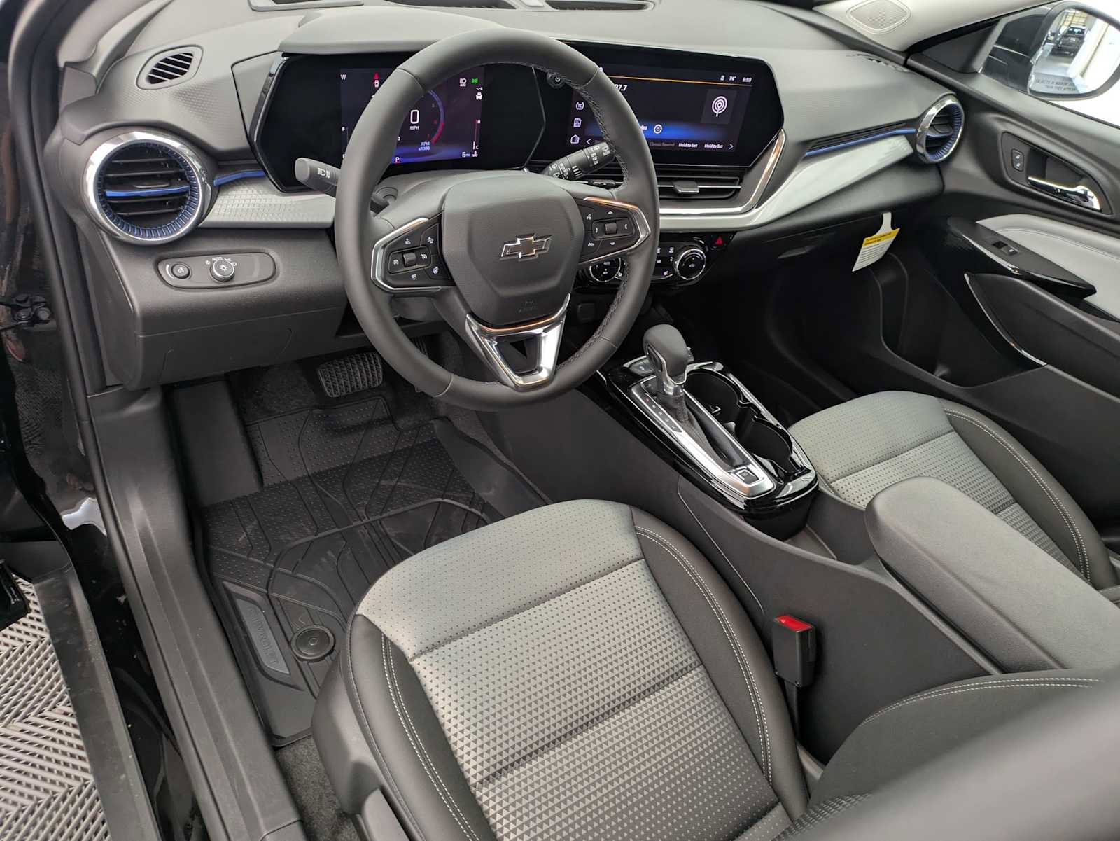 New 2026 Chevrolet Trax LT w/ Driver Confidence Package FWD image 2