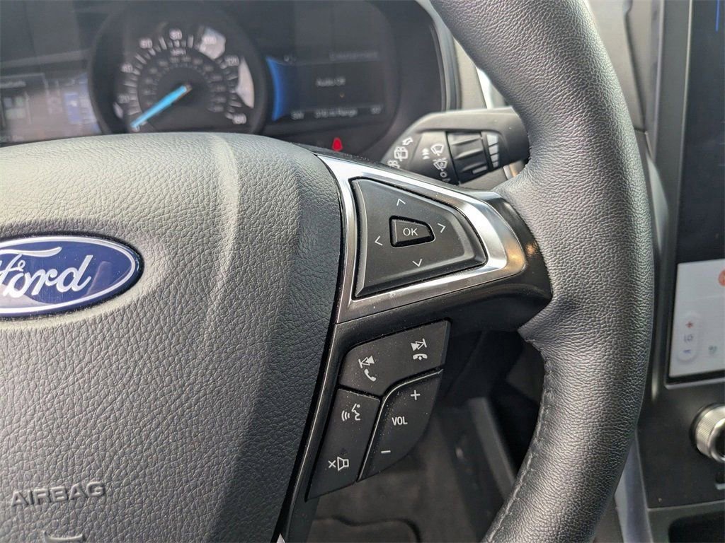 Used 2024 Ford Edge Titanium image 23