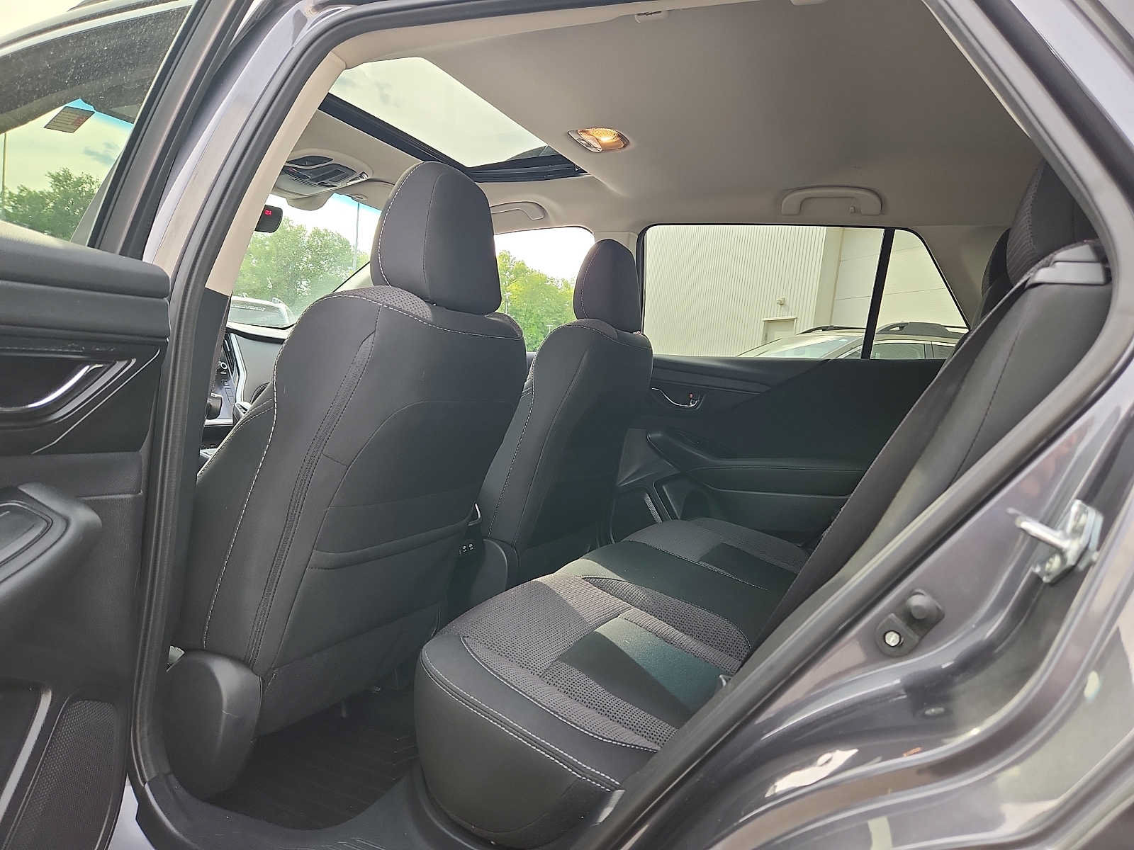 Used 2022 Subaru Outback Premium AWD/4WD image 10