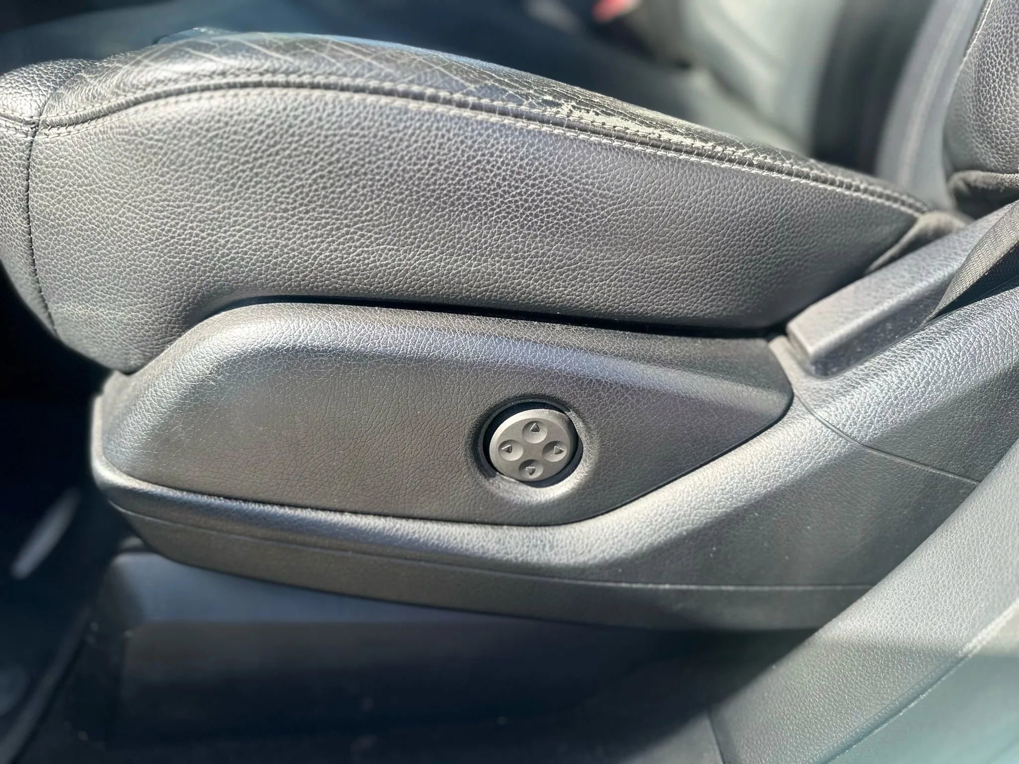 Used 2016 Mercedes-Benz GL 450 4MATIC image 21