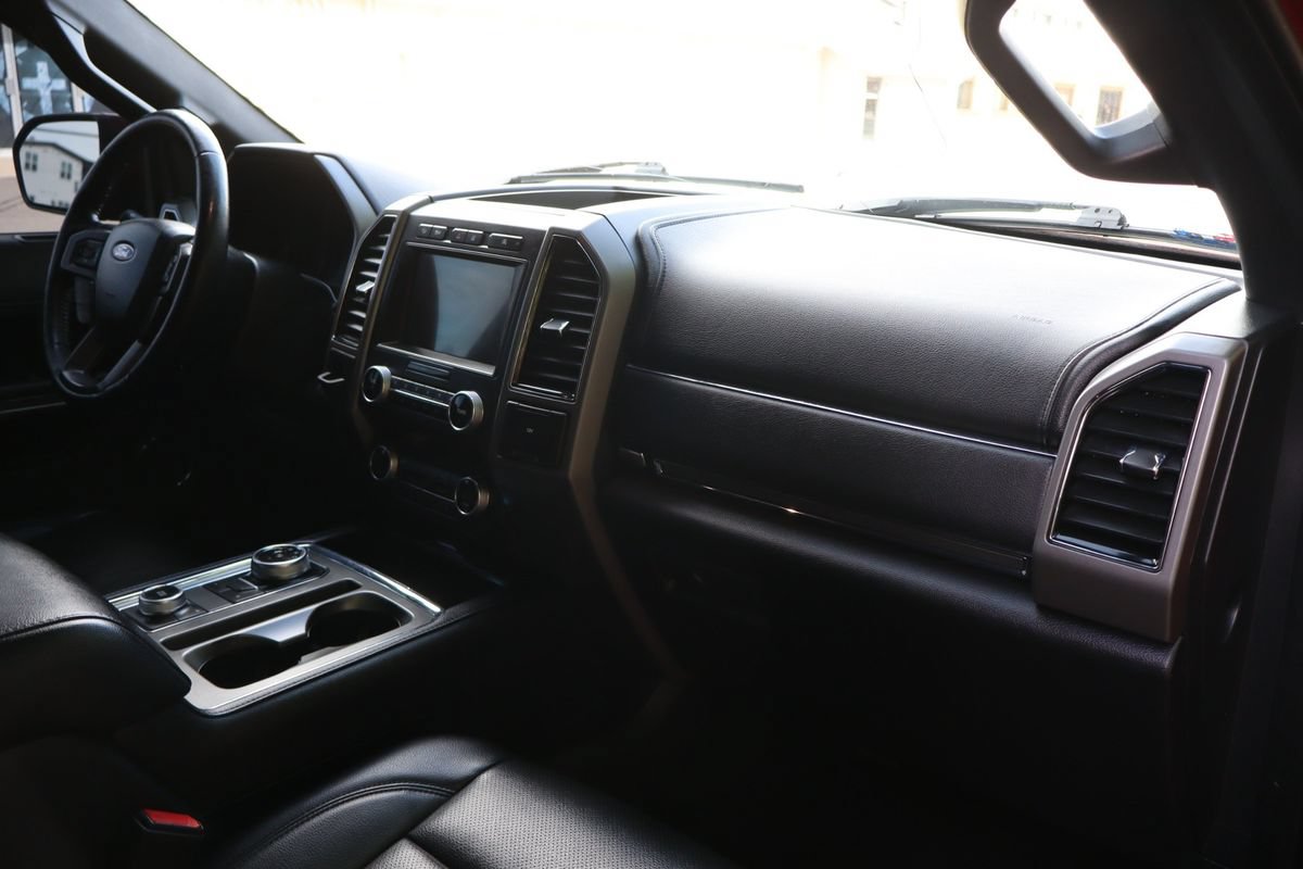 Used 2020 Ford Expedition Max XLT w/ Equipment Group 202A AWD/4WD image 17