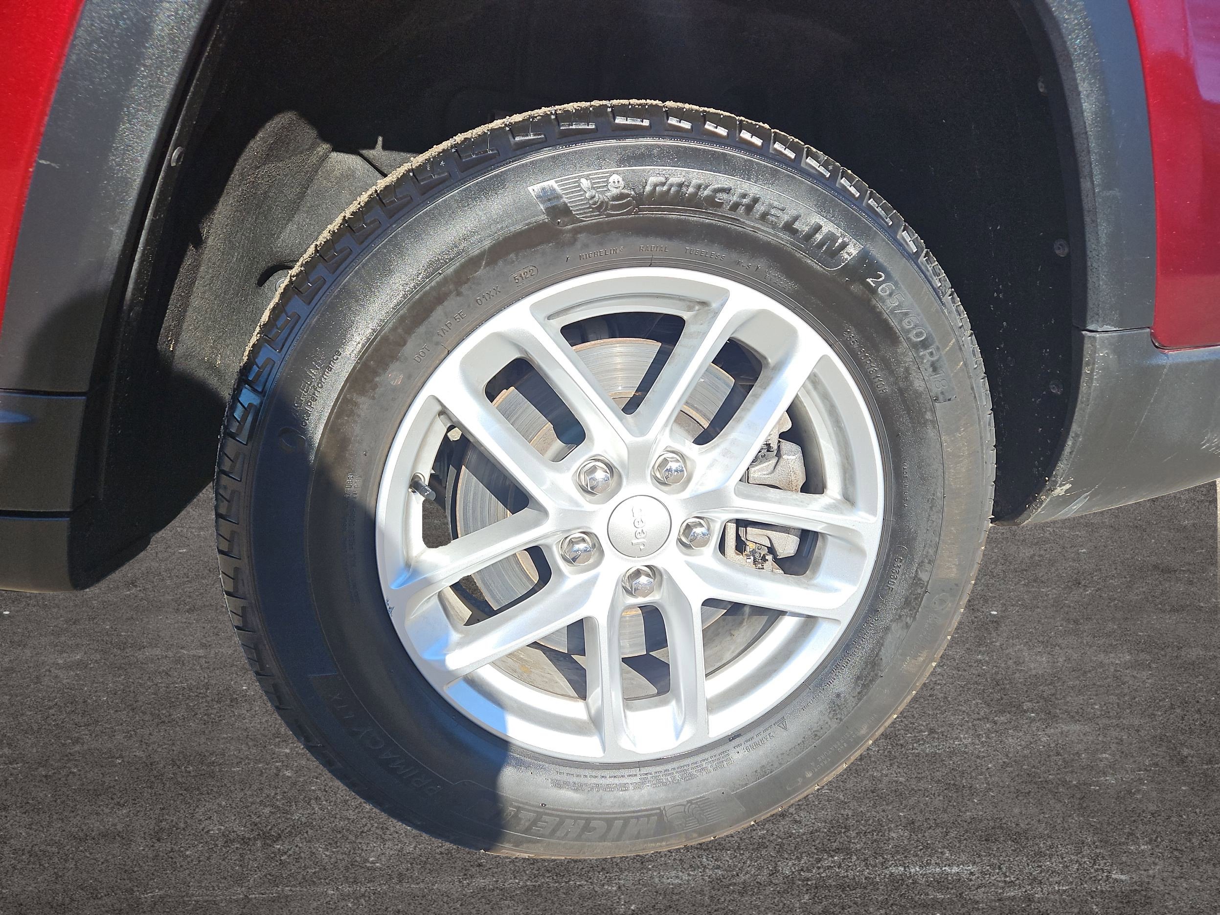 Used 2023 Jeep Grand Cherokee L Laredo w/ Luxury Tech Group I AWD/4WD image 35