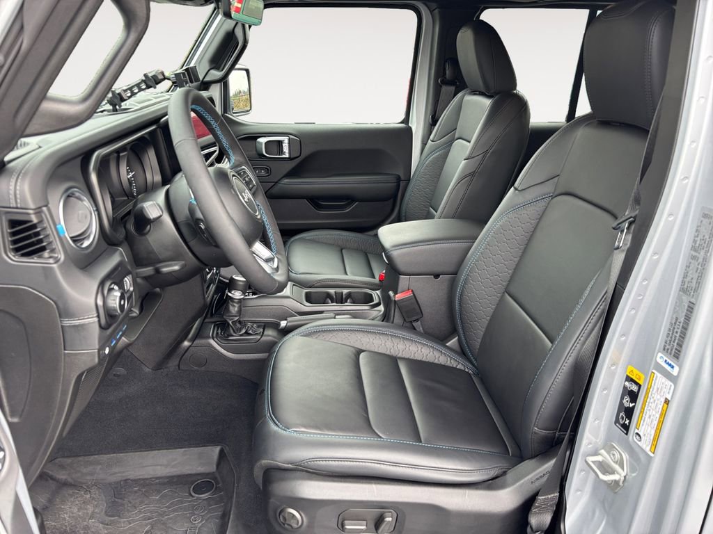 Used 2024 Jeep Wrangler High Altitude AWD/4WD image 16