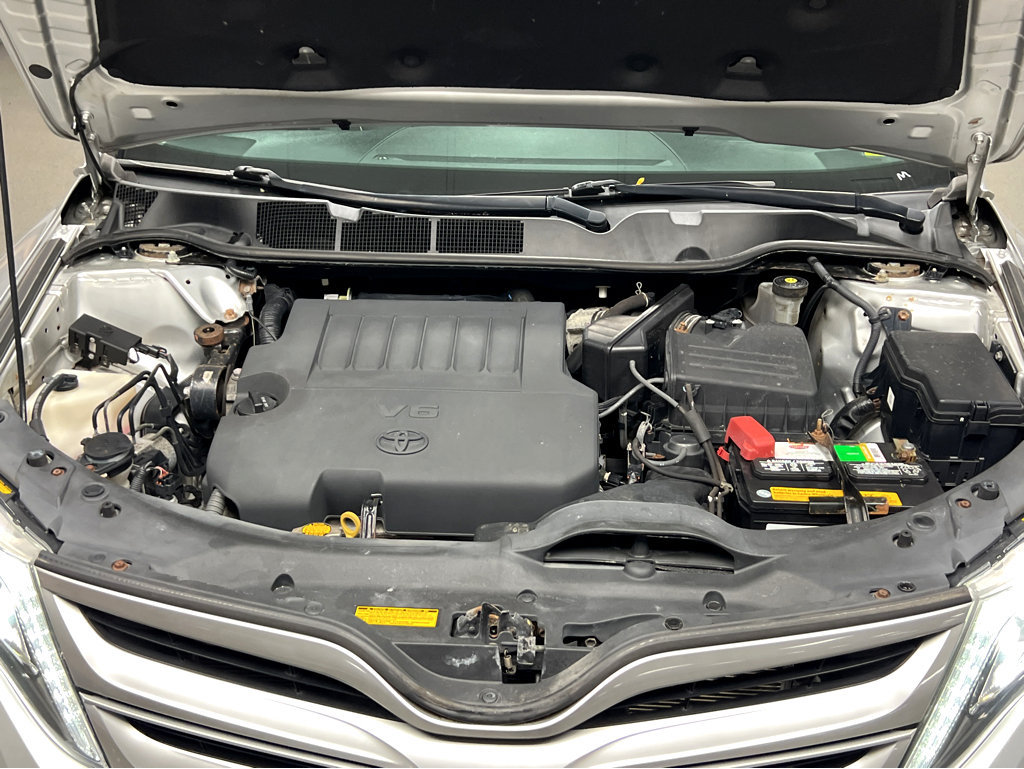 Used 2013 Toyota Venza Limited AWD/4WD image 26