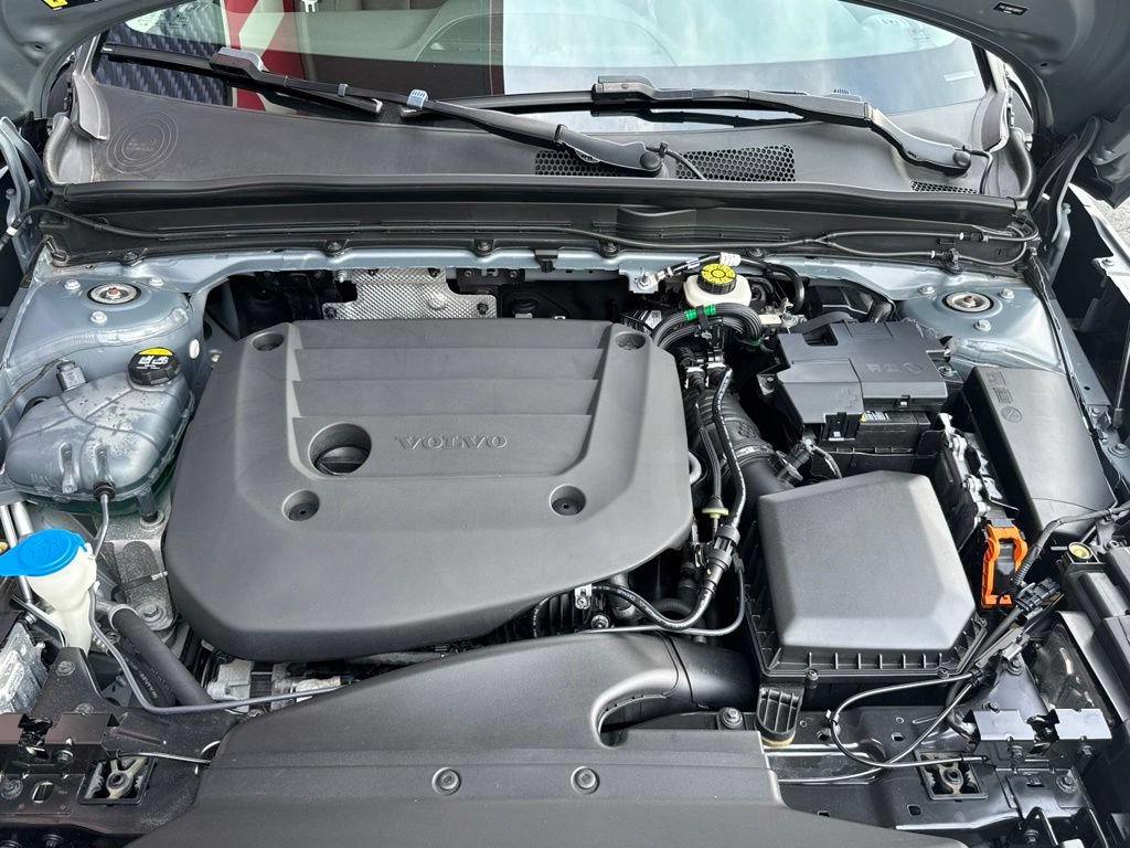 Used 2023 Volvo XC40 B5 Plus AWD/4WD image 22